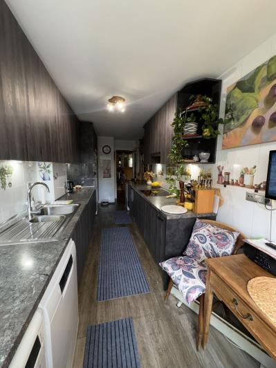 Image No.9-2 Bed Apartment for sale