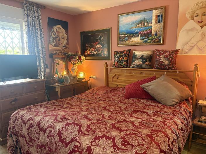 Image No.10-2 Bed Apartment for sale