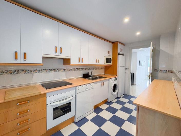 Image No.8-2 Bed Apartment for sale