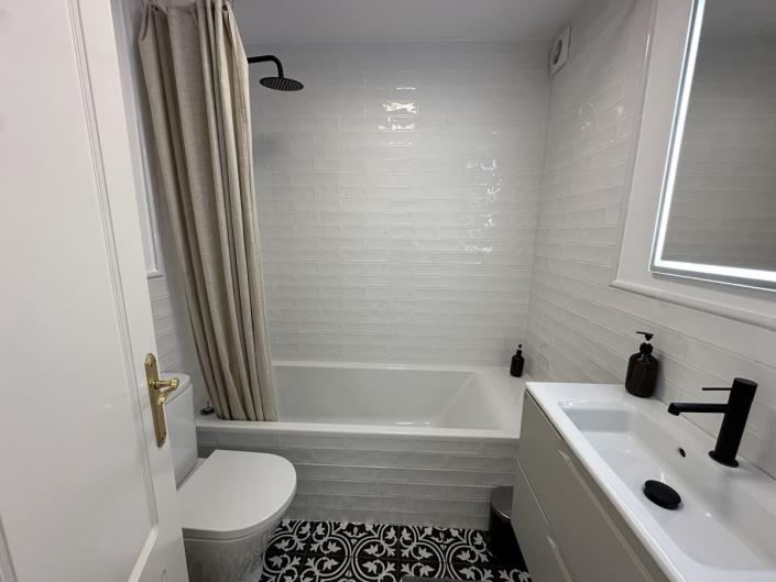 Image No.18-2 Bed Apartment for sale