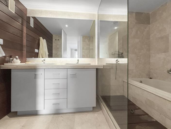 Image No.22-3 Bed Apartment for sale