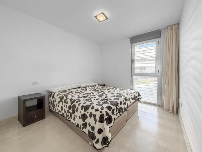 Image No.21-3 Bed Apartment for sale