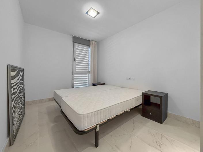 Image No.25-3 Bed Apartment for sale