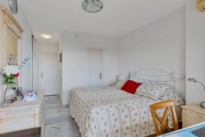 15-11d12f2f454f2f5e9b981fdd8b901d51