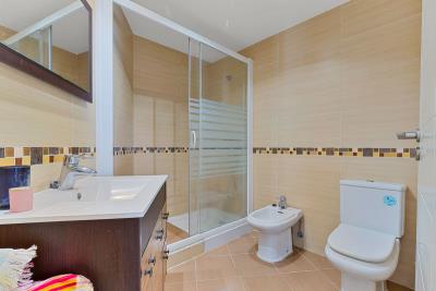 16-ec67b526875bf0124b6ce4328a754439