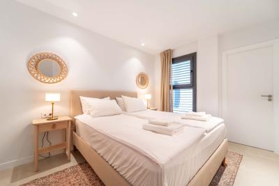 25-45e7a00e8ada30030040e20a35fbccfd