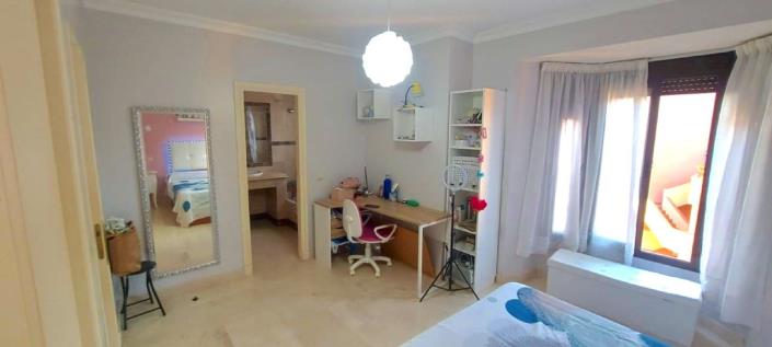 Image No.6-3 Bed Duplex for sale