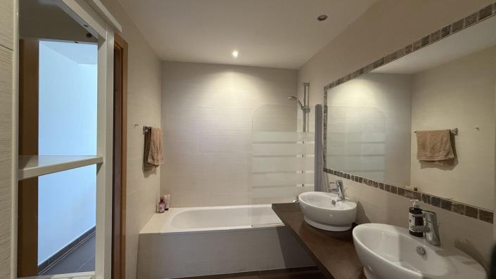 Image No.13-2 Bed Apartment for sale