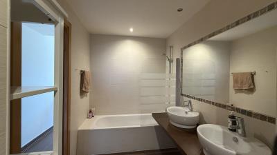 11-20939a0134ad724a8cb2a801094d15a4