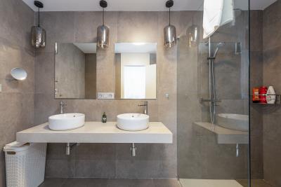 22-864061d7ff0201b881095f0b5aa938f1