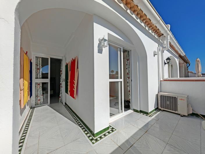 Image No.22-3 Bed Townhouse for sale