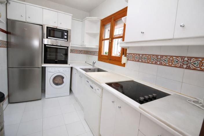 Image No.8-2 Bed Townhouse for sale