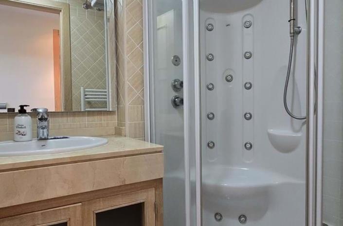 Image No.18-Appartement de 2 chambres à vendre à Estepona