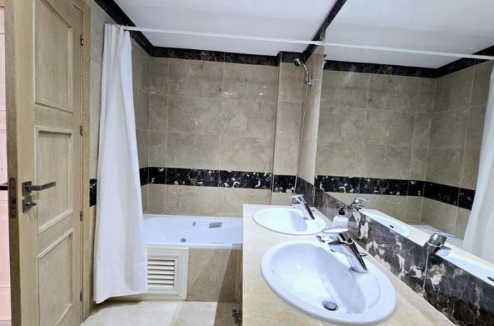 Image No.11-Appartement de 2 chambres à vendre à Estepona