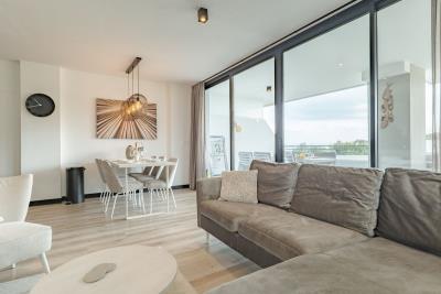 12-53013098fcab6c38b1379cd33298e050