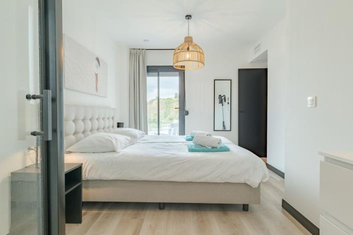 Image No.17-3 Bed Apartment for sale