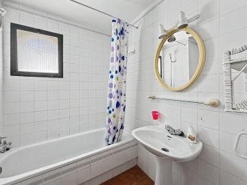 25-45e7a00e8ada30030040e20a35fbccfd