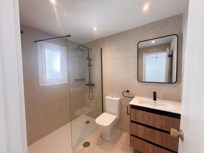 Image No.10-3 Bed Apartment for sale