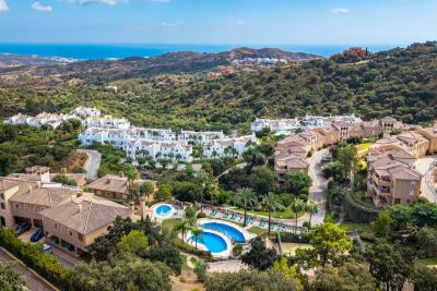 10-bb915d1cb19341576dcdc994b81ab9c5