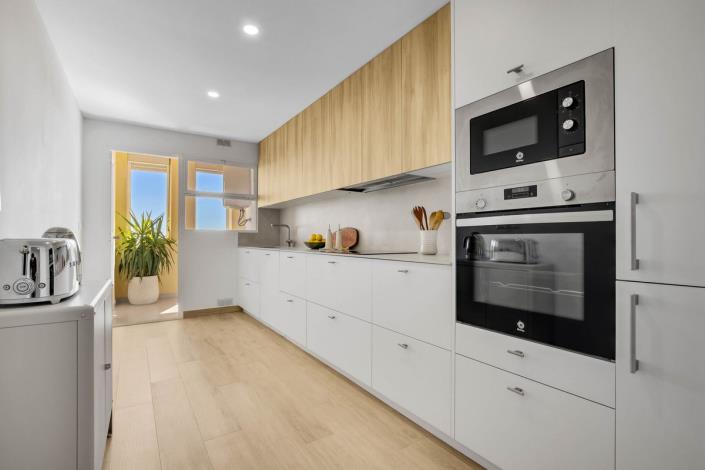 Image No.9-3 Bed Apartment for sale