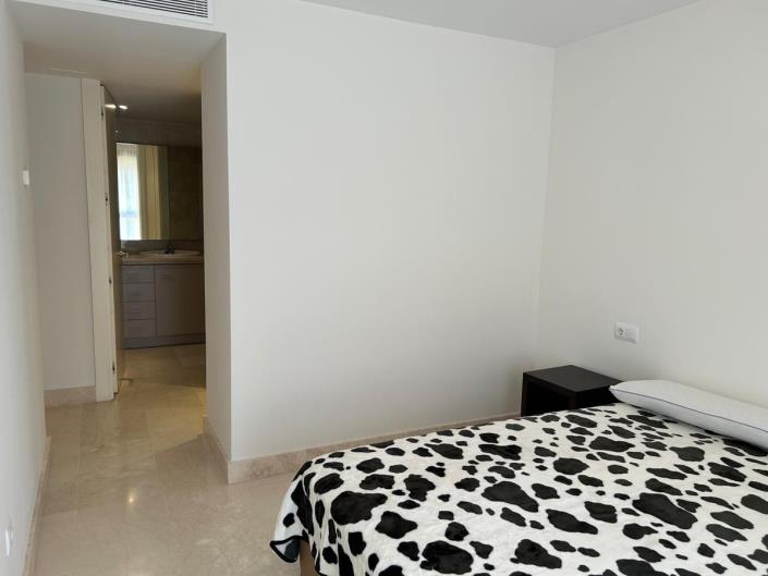 Image No.10-3 Bed Apartment for sale