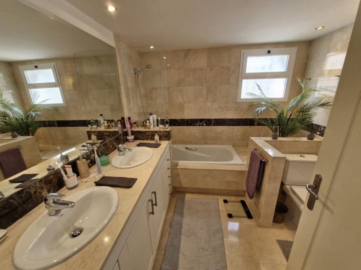 Image No.10-Appartement de 2 chambres à vendre à Calahonda