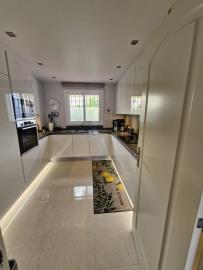 18-cc72f169493c096e712837ff5d8b6e41