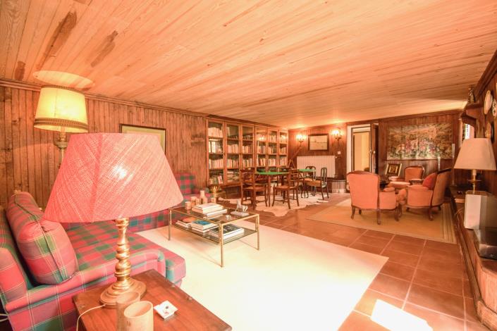 Image No.12-8 Bed Farmhouse for sale