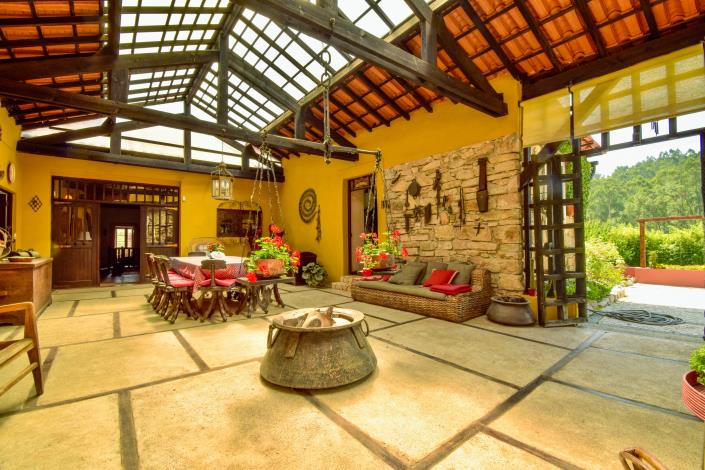 Image No.17-8 Bed Farmhouse for sale