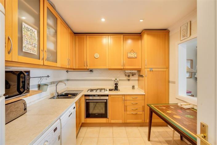 Image No.12-3 Bed Apartment for sale