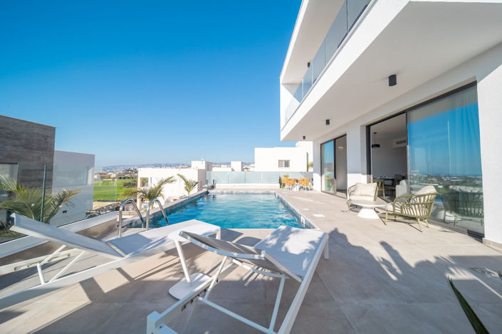 Image No.1-3 Bed Villa for sale