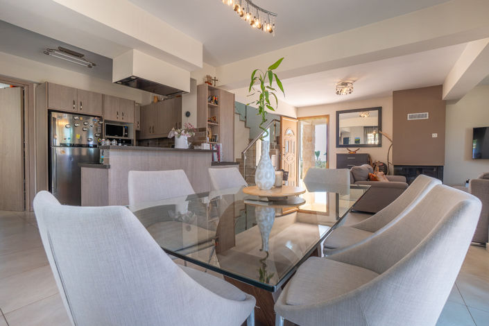 Image No.1-4 Bed Villa for sale