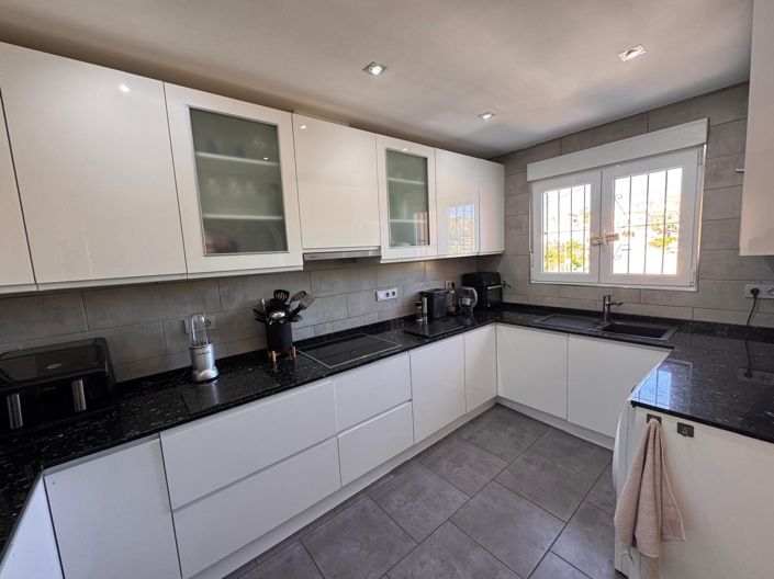 Image No.12-3 Bed Villa for sale