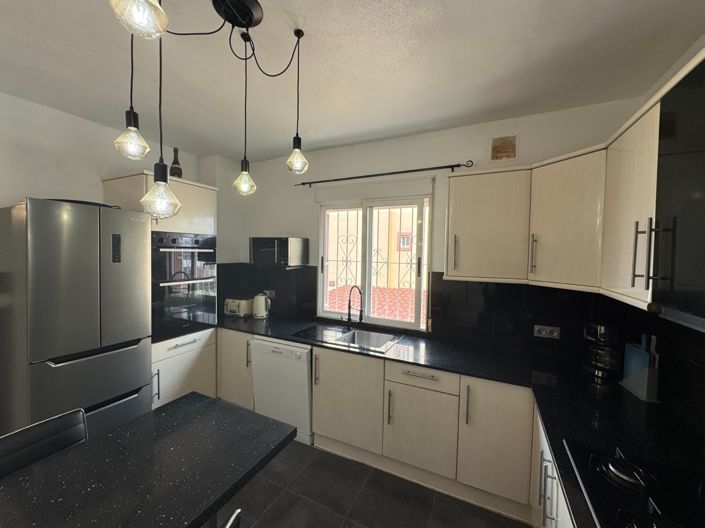 Image No.17-4 Bed Property for sale