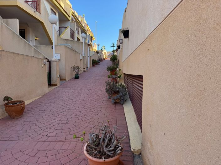 Image No.20-2 Bed Apartment for sale