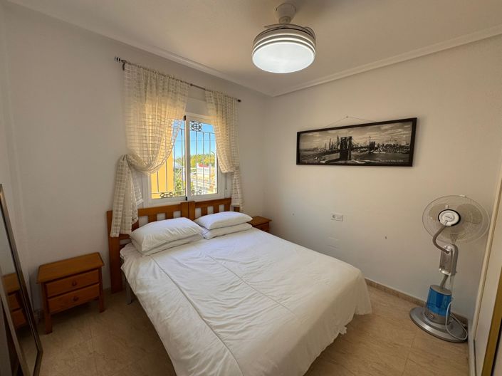 Image No.12-3 Bed Townhouse for sale