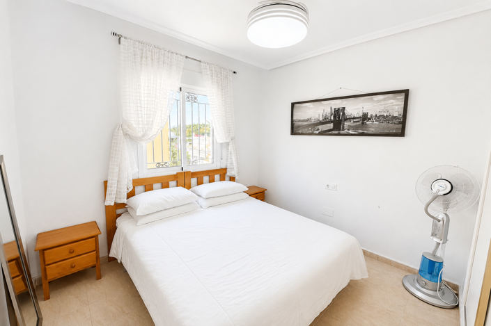 Image No.12-3 Bed Townhouse for sale