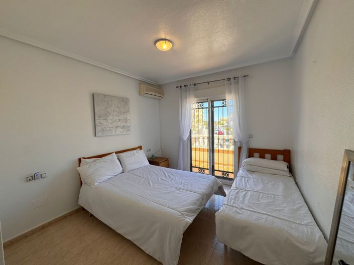 Image No.14-3 Bed Townhouse for sale