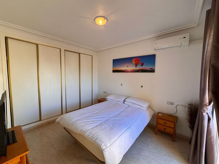 Image No.18-3 Bed Townhouse for sale