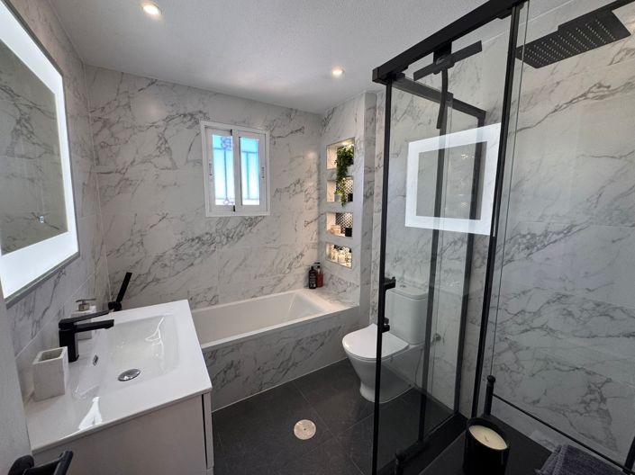 Image No.19-3 Bed Townhouse for sale