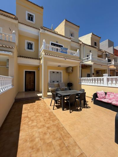 Image No.25-3 Bed Townhouse for sale