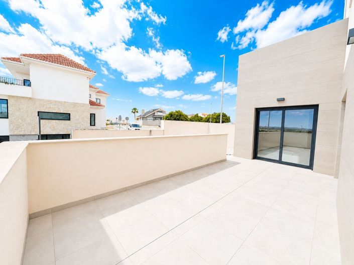 Image No.12-4 Bed Villa for sale