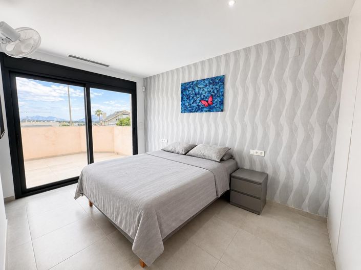 Image No.23-4 Bed Villa for sale