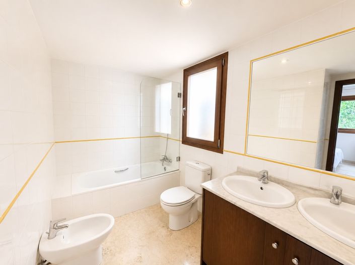 Image No.13-2 Bed Apartment for sale