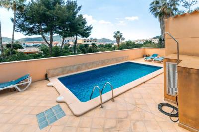 14-Community-pool