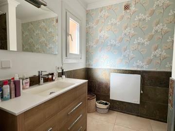 f5268968-da5c-46cf-b695-2dd1b5f753c6