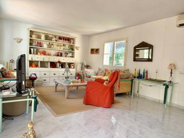 5d2b3aed-62df-46d2-8ec8-1af0d3beb62a