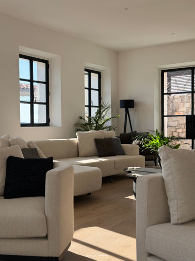 Image No.11-7 Bed Villa for sale