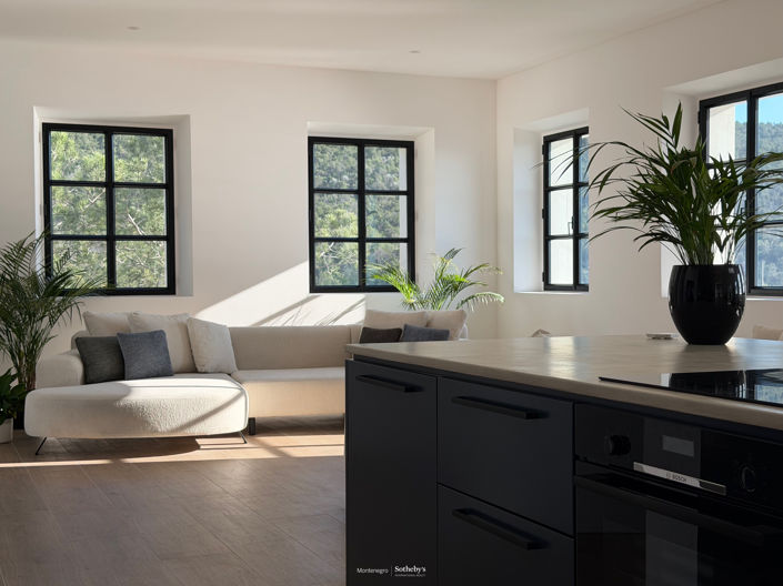 Image No.12-7 Bed Villa for sale