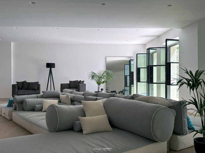 Image No.14-7 Bed Villa for sale